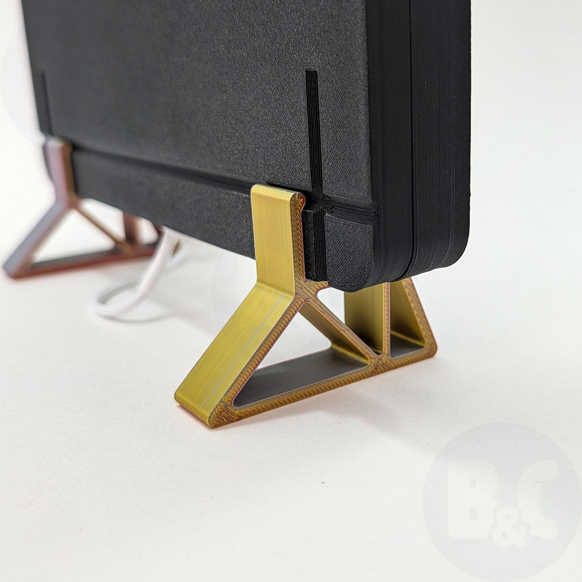 Tri-Color Metallic Frame Feet